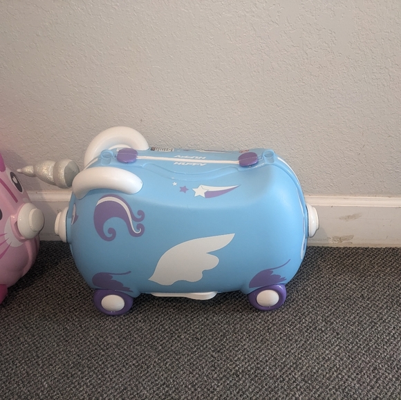 Huffy kids rolling and riding suitcases blue unicorn&pink kitty sold separately - Picture 9 of 14
